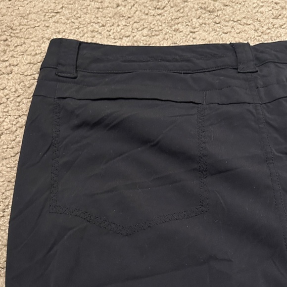 Eddie Bauer Women’s Roll Tab Hem Capri Ankle-Length Pants Black Size 12 - Picture 8 of 10